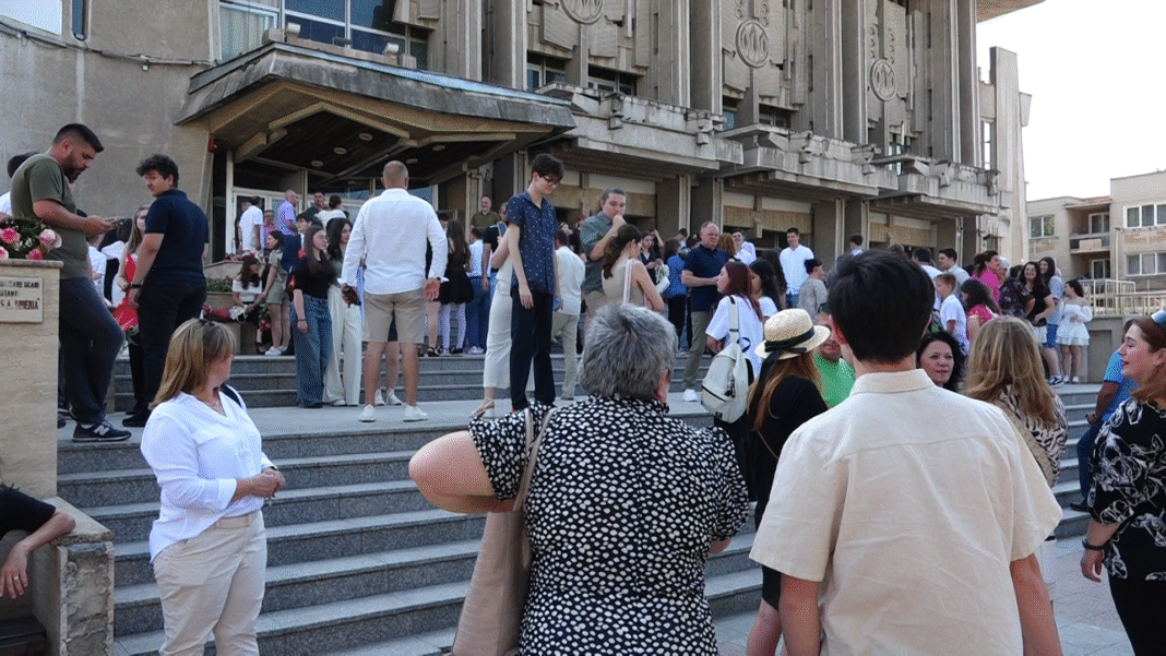 18 IUNIE, ZI FESTIVĂ LA C.N. „DECEBAL” DEVA – FESTIVITATE DE ÎNCHEIERE A ANULUI ȘCOLAR 2024-2025