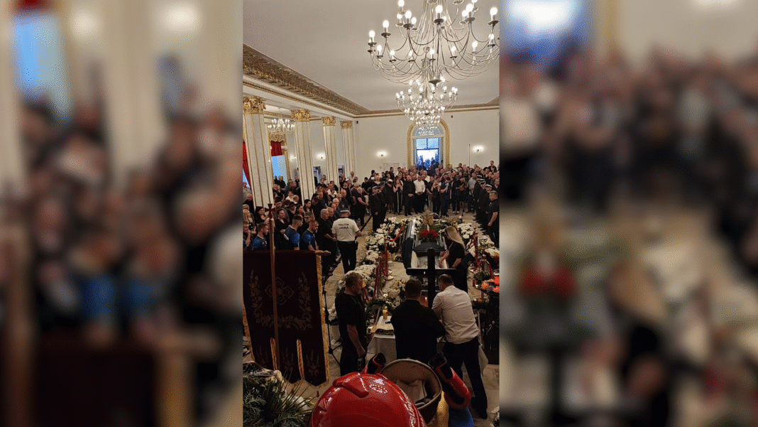 HUNEDOARA, ÎN DOLIU – 4 IULIE A FOST DECLARATĂ ZI DE DOLIU LOCAL ÎN SEMN DE RESPECT ȘI OMAGIU FAȚĂ DE MIHAI LEU