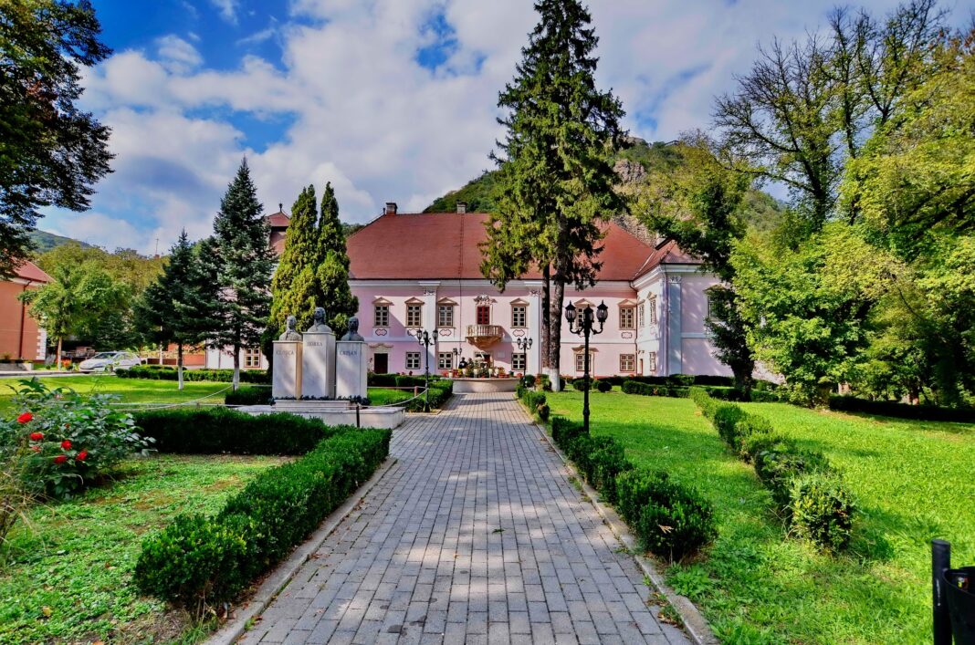 Program normal de vizitare la Muzeul Civilizației Dacice și Romane, de Sfânta Maria – 15 august