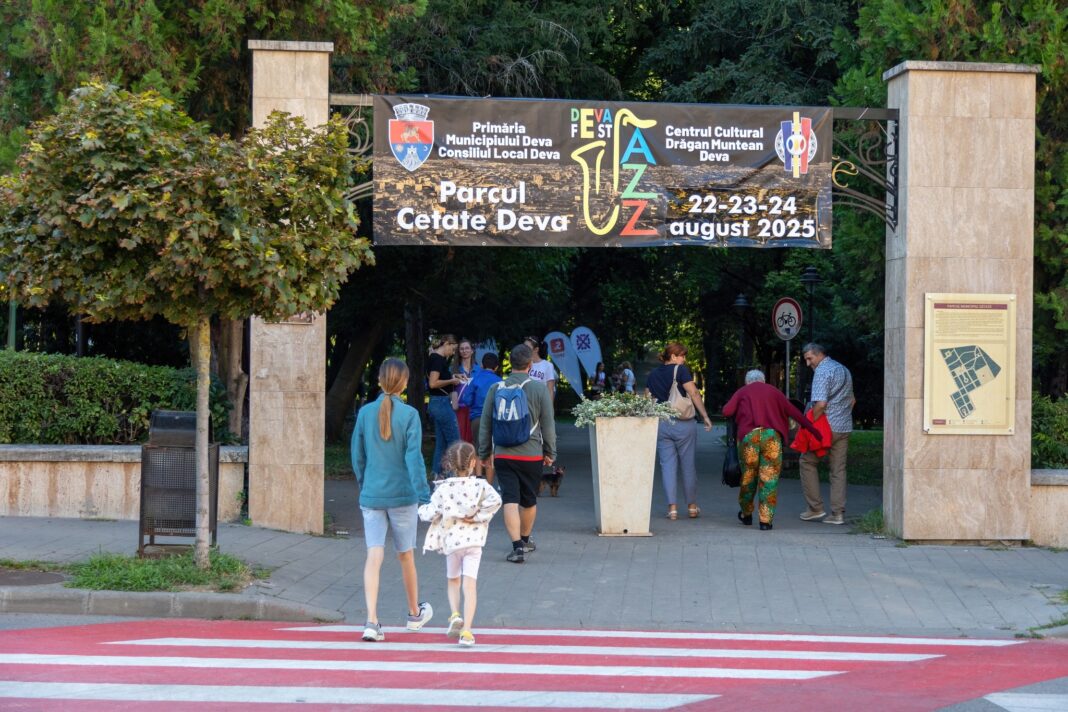 LA DEVA TIMPUL S-A ODIHNIT PE RITMURI DE JAZZ – TREI SERI DE POVESTE PENTRU IUBITORII DE JAZZ ȘI ARTĂ