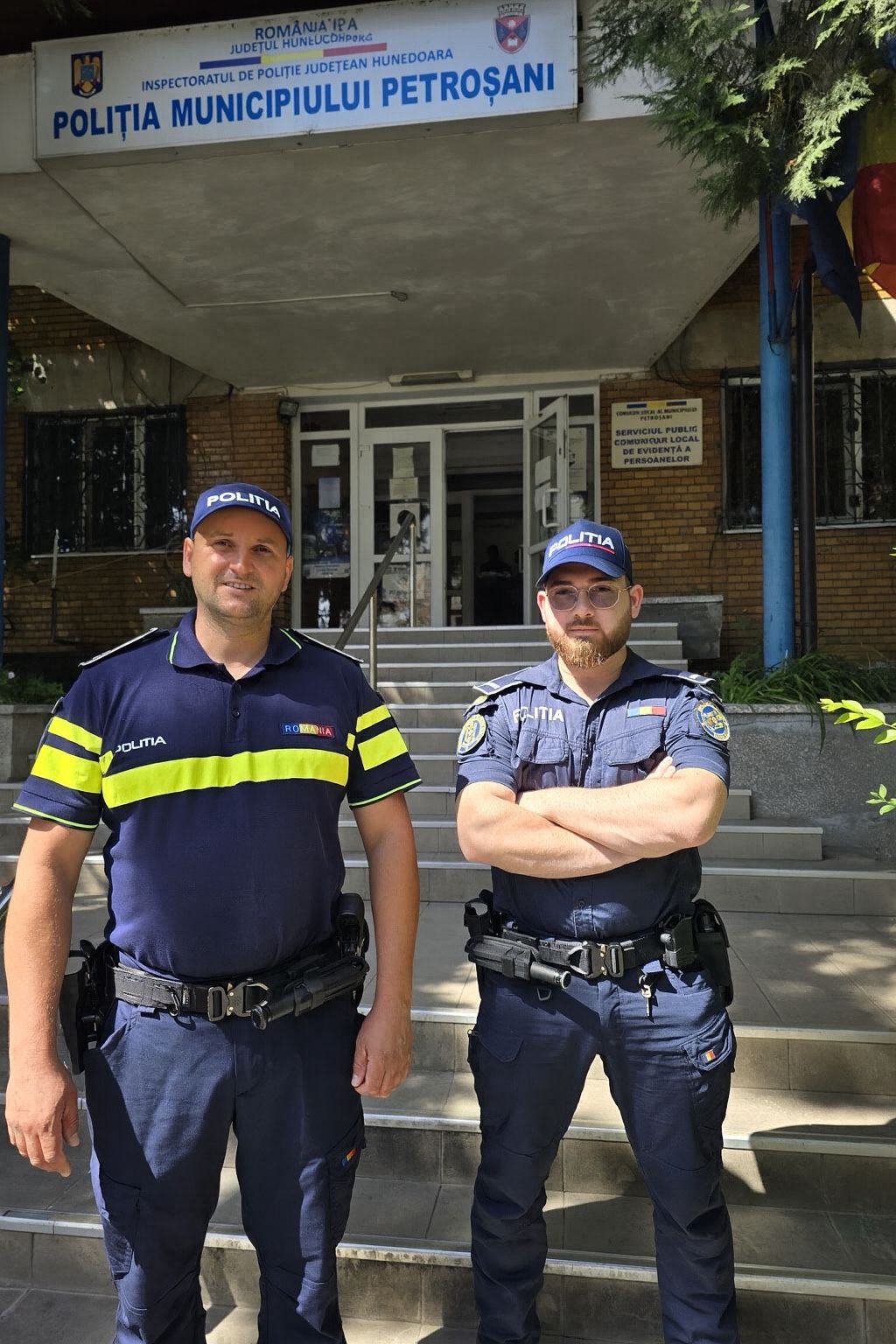 A încercat să se spânzure, dar a fost salvat în ultima clipă, de polițiști