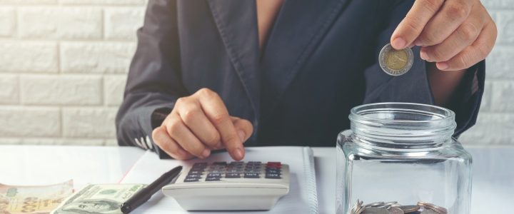 Ai datorii la bugetul local, o parte din ajutorul social, reținut de primării