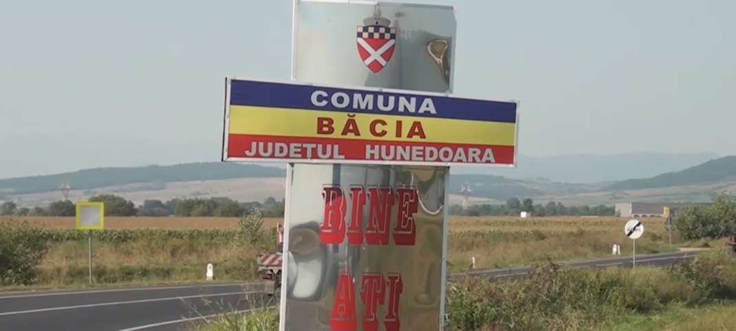 CETĂȚENII DIN BĂCIA LASĂ BANII LA PRIMĂRIE PENTRU ANUL VIITOR DEȘI POT RECUPERA TAXELE PLĂTITE ÎN PLUS, LOCALNICII ALEG SĂ INVESTEASCĂ ÎN DEZVOLTAREA COMUNEI