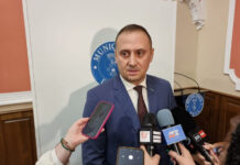 ZECI DE ANGAJAȚI AI PRIMĂRIEI DEVA RĂMÂN ȘOMERI