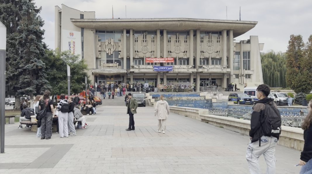 900 DE HUNEDORENI AU PARTICIPAT LA BURSA A.J.O.F.M. HUNEDOARA